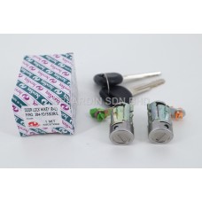 Proton Wira 93- Door Lock with Key L+R 1 Set | OE Part Number : MB106404/3